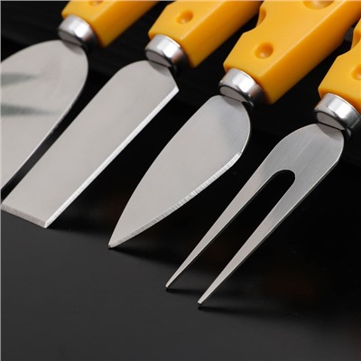 Ножи для нарезки сыра Доляна «Пармезан», 4 предмета, 13 см, цвет жёлтый