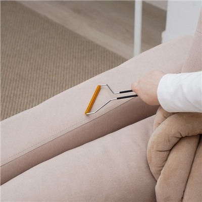 Скребок для чистки одежды, ковров, мебели Доляна, 18×12,5 см, ПВХ ручка